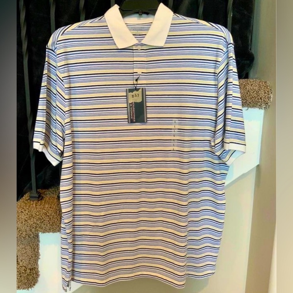Men’s BRAND NEW Size Large Short Sleeve Shirt.  #837